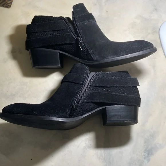 Charles by Charles David YESENIA size 10B in Box - Picture 6 of 12